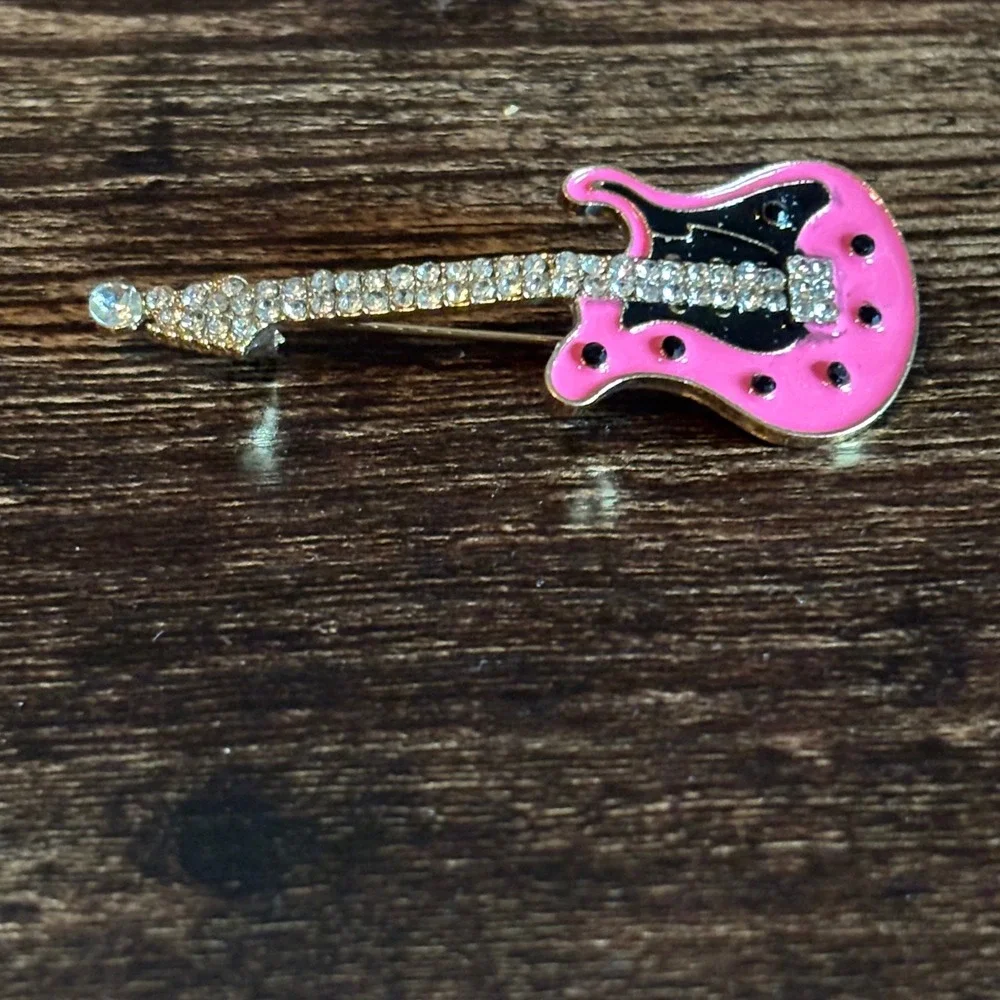 Pink Electric Guitar Brooch Rhinestone Enamel Rock Star Pin Gold Tone Accessory